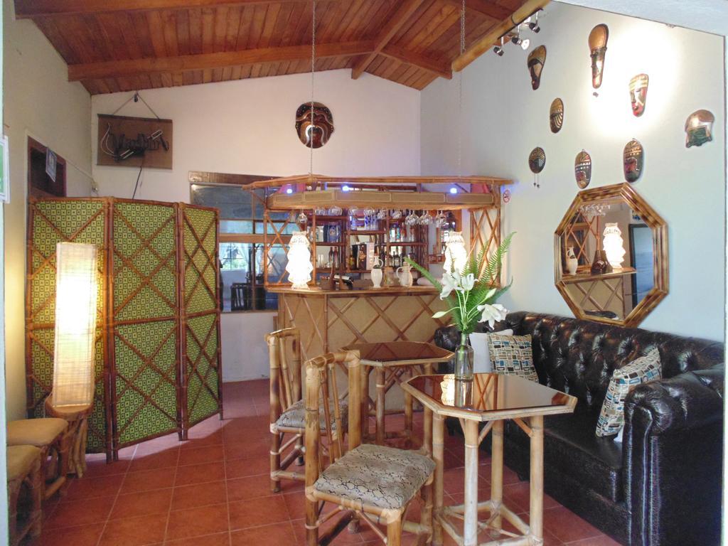 Ostello Casa De Piedra Mindo Esterno foto